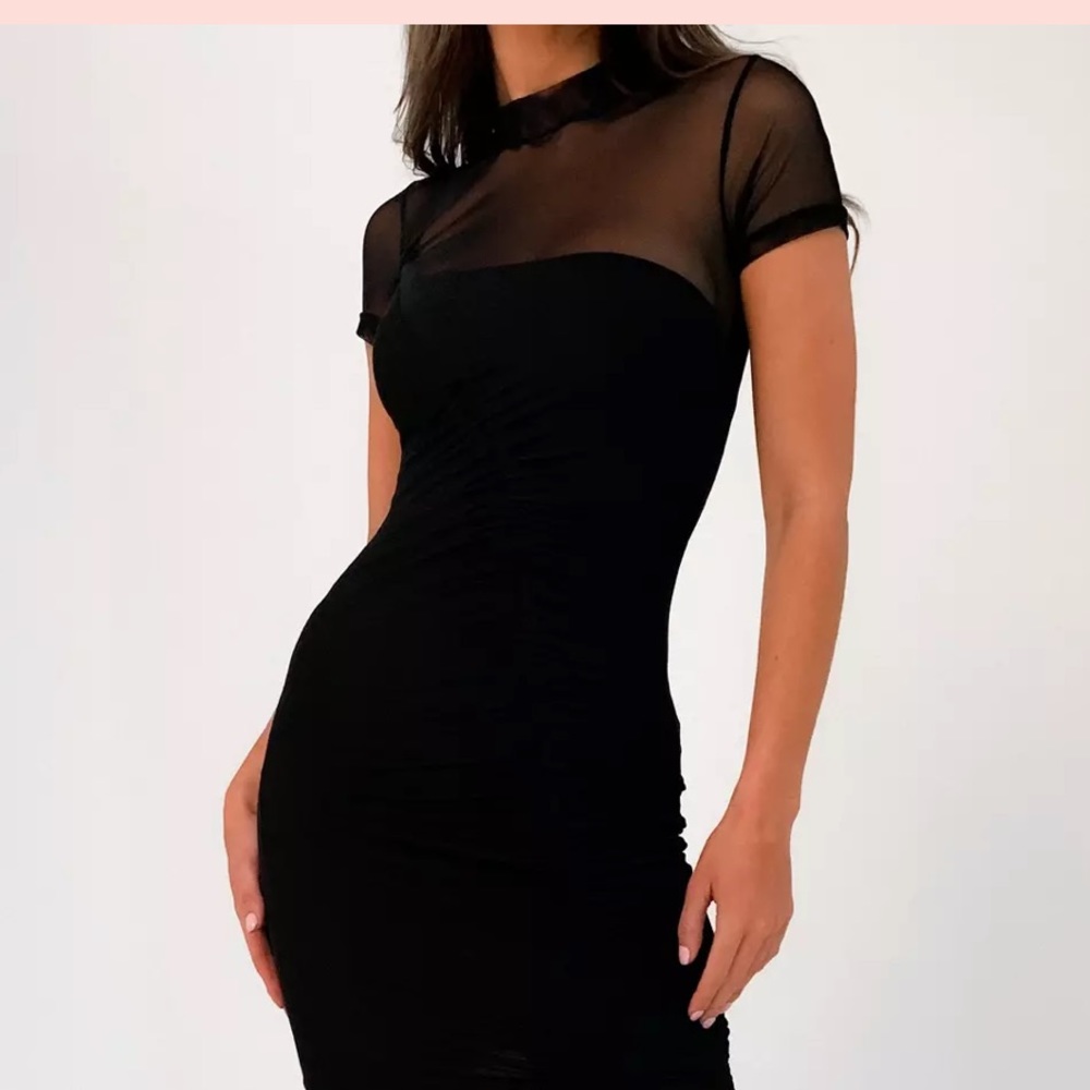 Black shirt sleeve midi ruched dress